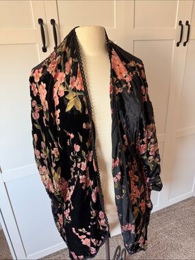 Lane Bryant Black Velvet Floral Open-Front Cape